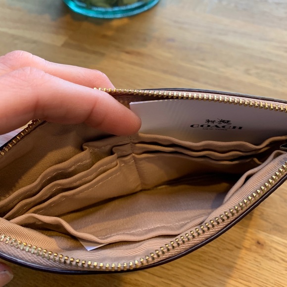 Brand new with tags Blush Coach wristlet - Picture 4 of 4